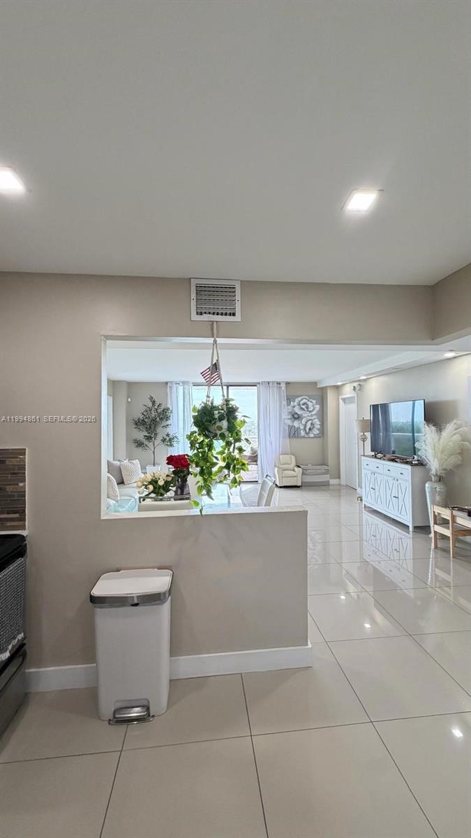 SAILBOAT CAY CONDO - Residential