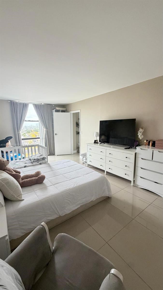 SAILBOAT CAY CONDO - Residential