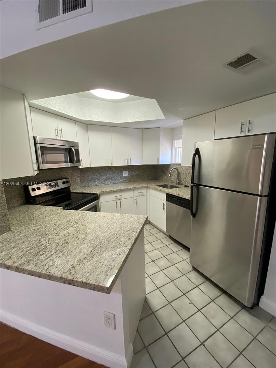 LAS VISTAS AT DORAL CONDO - Residential Lease