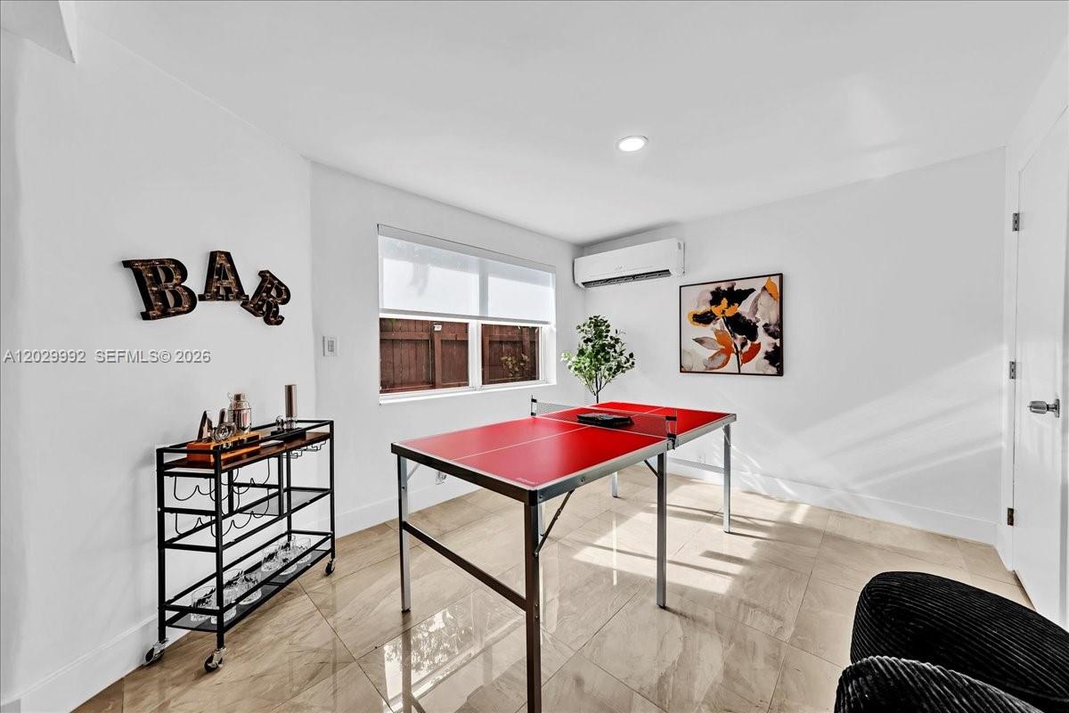 LAUDERDALE PARK 6-33 1/2 - Residential