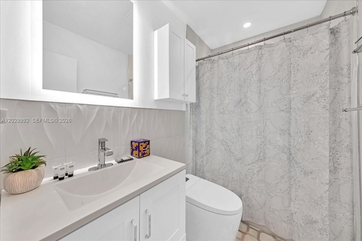 LAUDERDALE PARK 6-33 1/2 - Residential