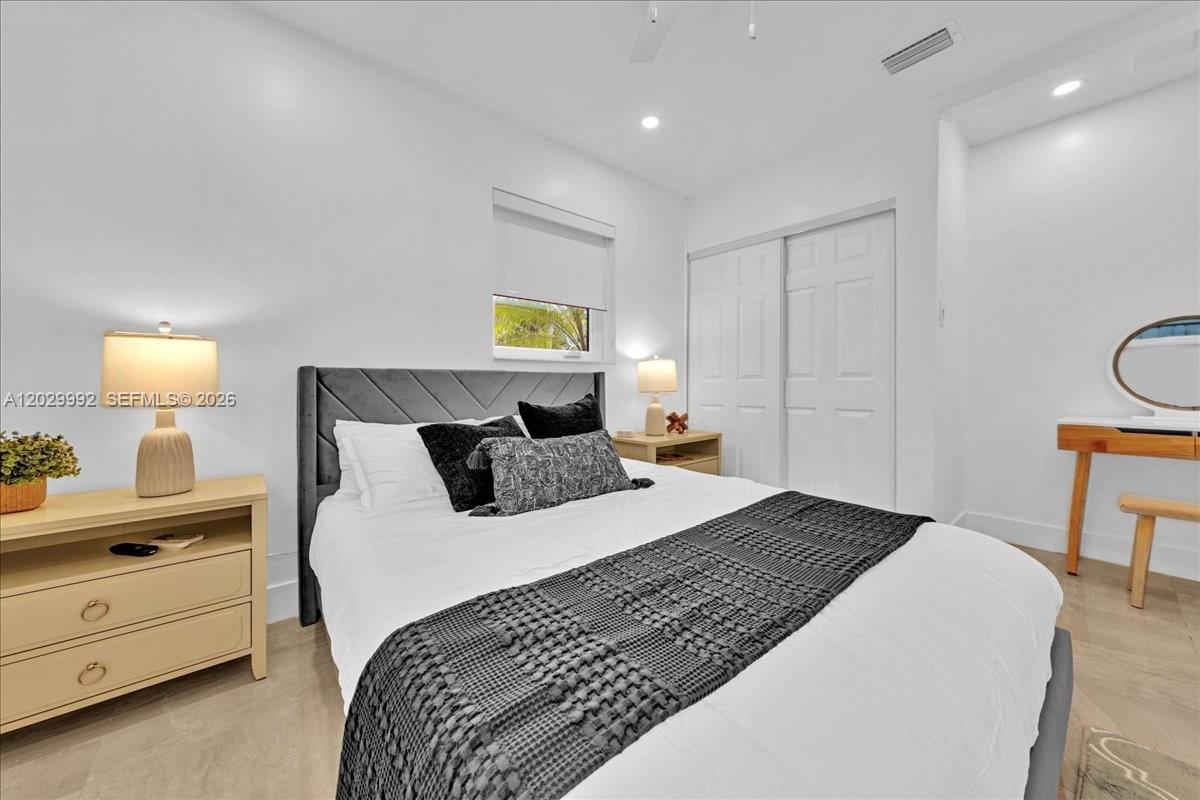 LAUDERDALE PARK 6-33 1/2 - Residential