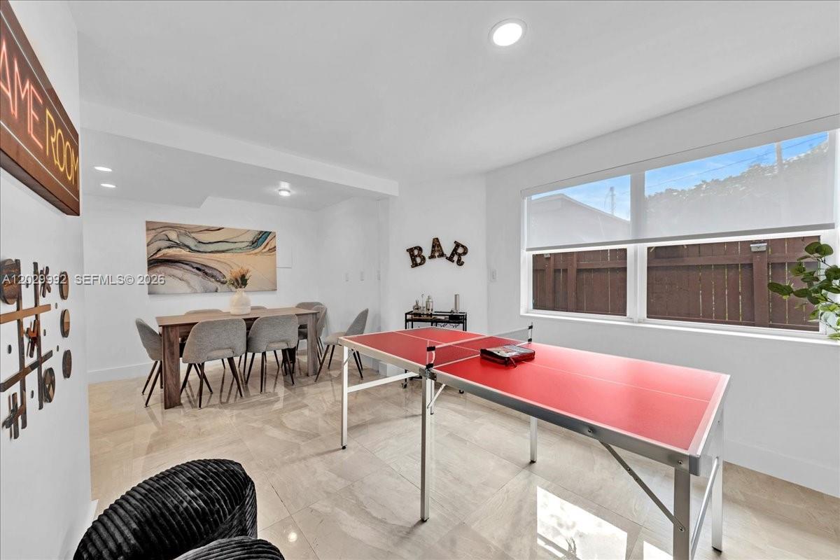 LAUDERDALE PARK 6-33 1/2 - Residential