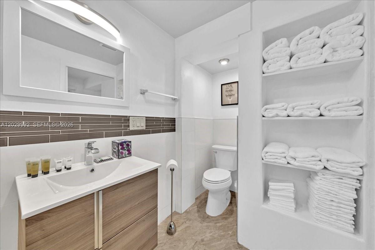 LAUDERDALE PARK 6-33 1/2 - Residential