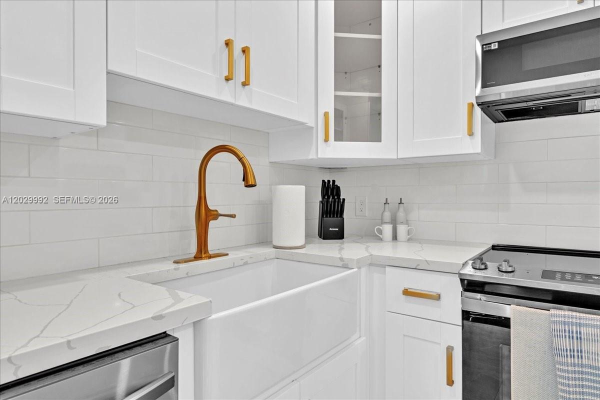 LAUDERDALE PARK 6-33 1/2 - Residential