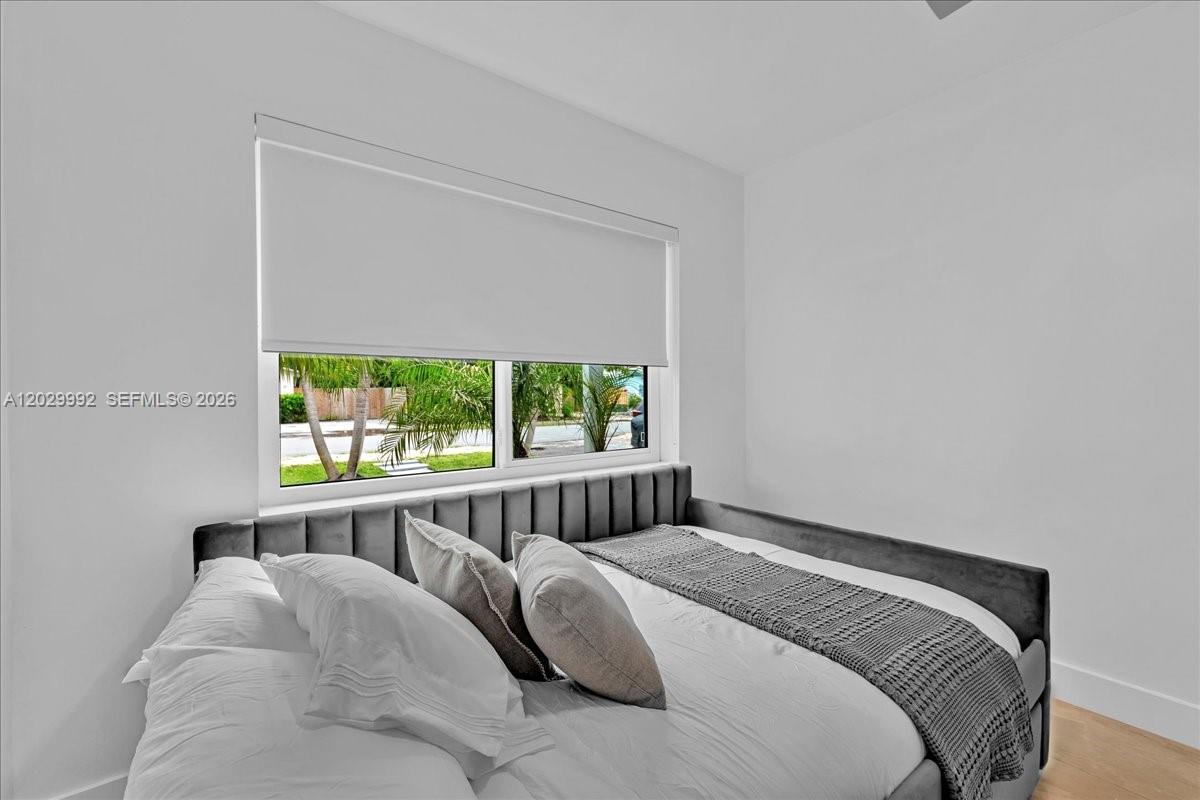 LAUDERDALE PARK 6-33 1/2 - Residential