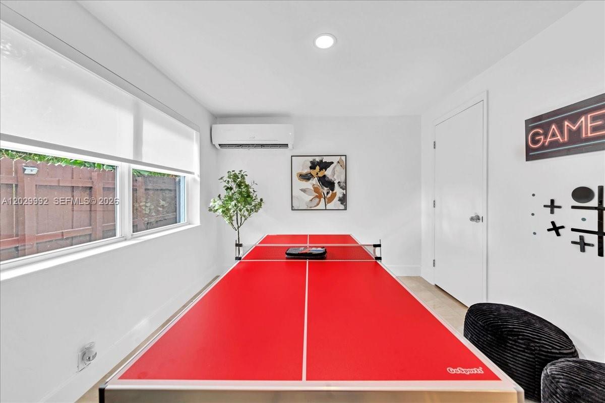 LAUDERDALE PARK 6-33 1/2 - Residential