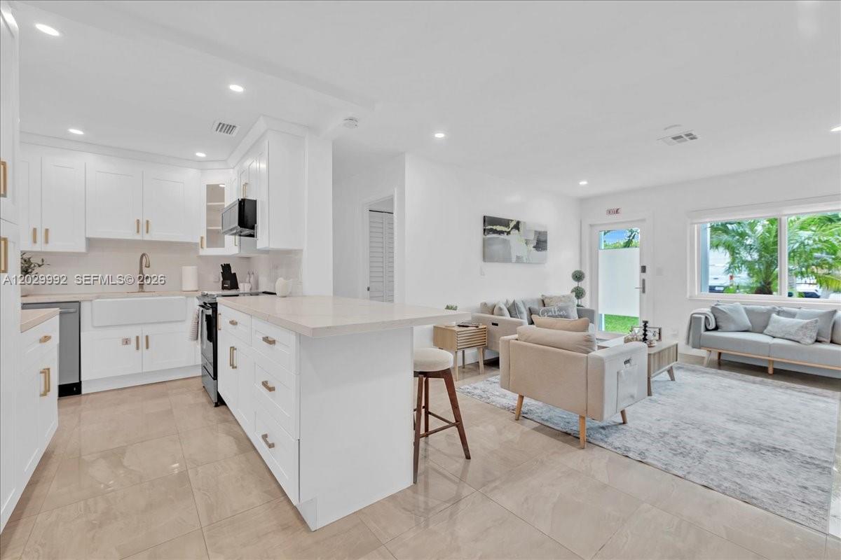 LAUDERDALE PARK 6-33 1/2 - Residential