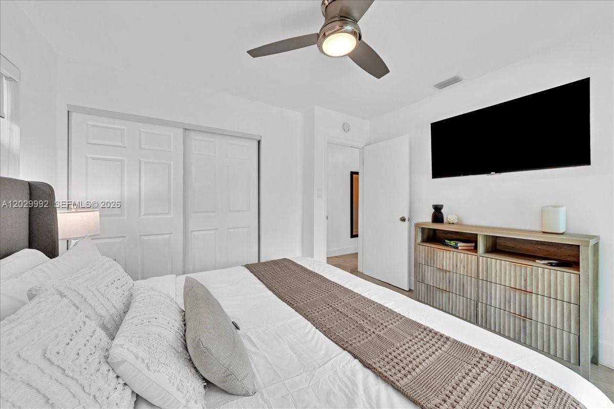 LAUDERDALE PARK 6-33 1/2 - Residential