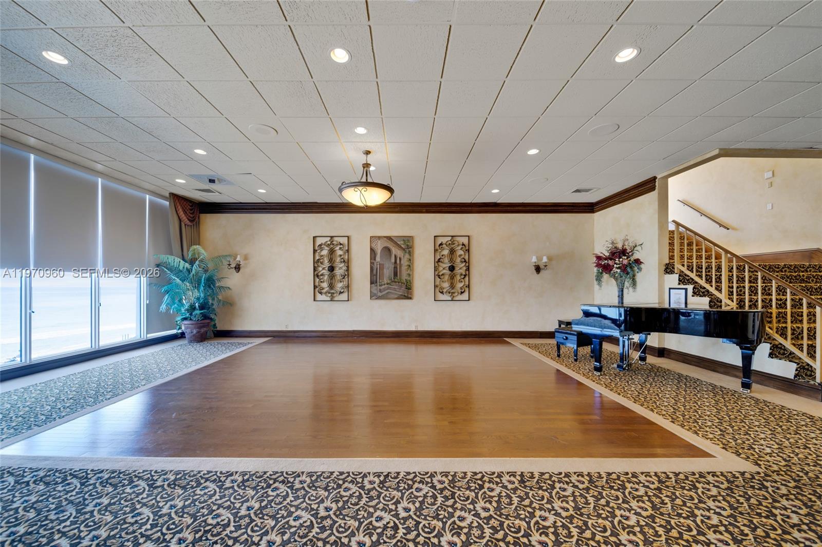 PLAZA SOUTH CONDO - Residential