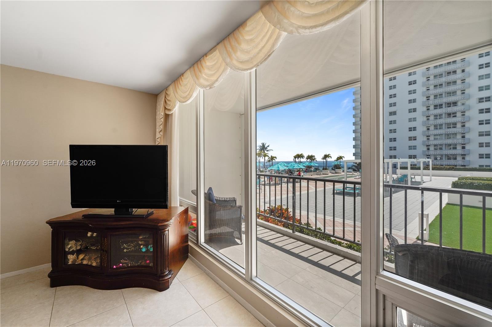 PLAZA SOUTH CONDO - Residential