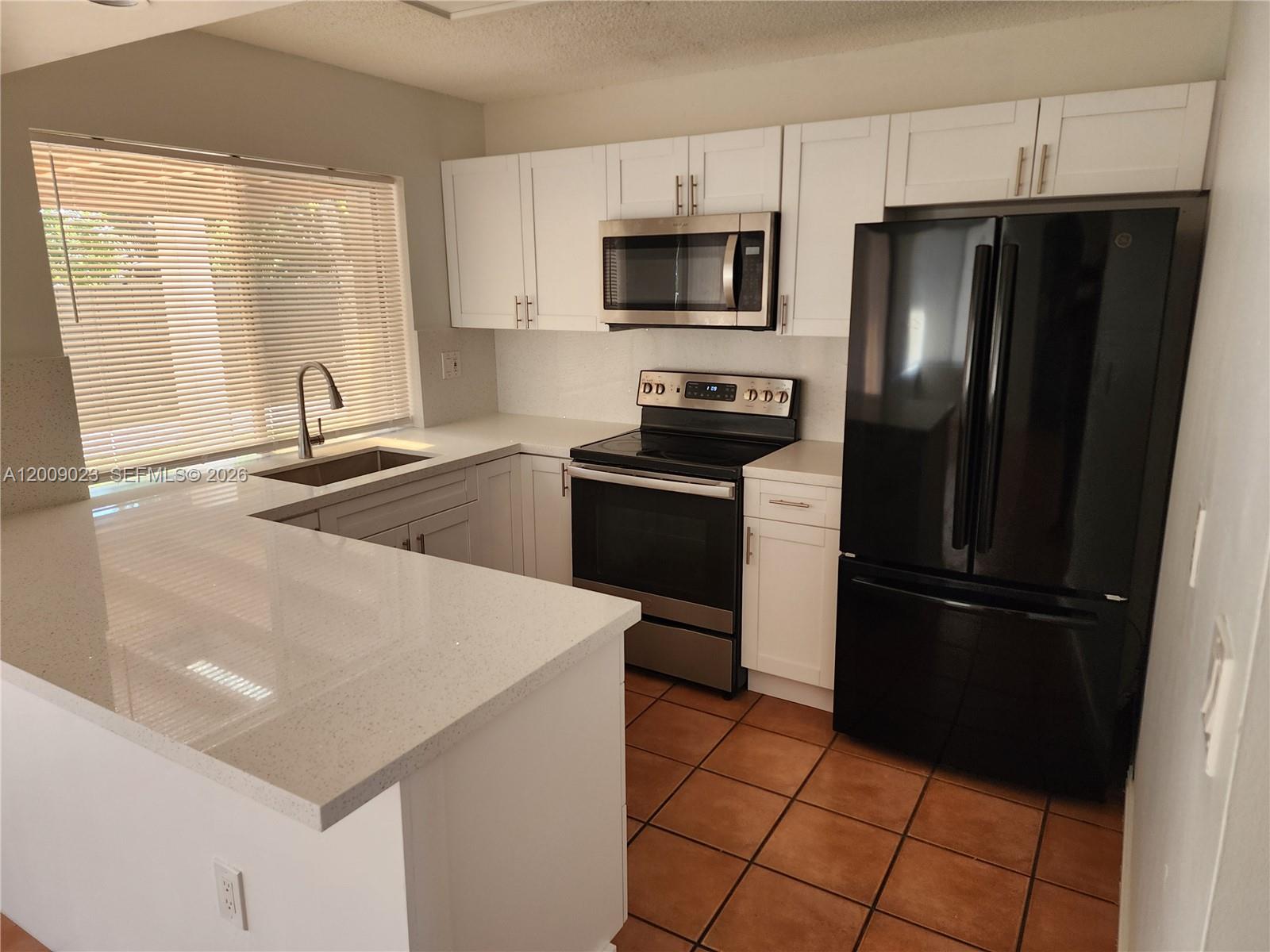 CALUSA CLUB ESTATES 5TH A - Residential
