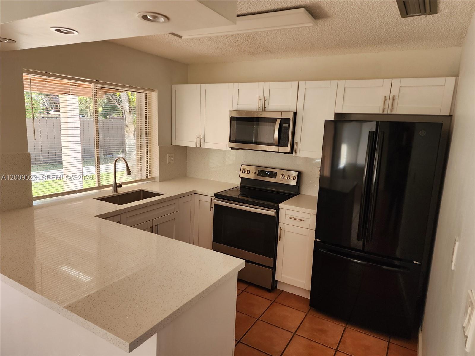 CALUSA CLUB ESTATES 5TH A - Residential