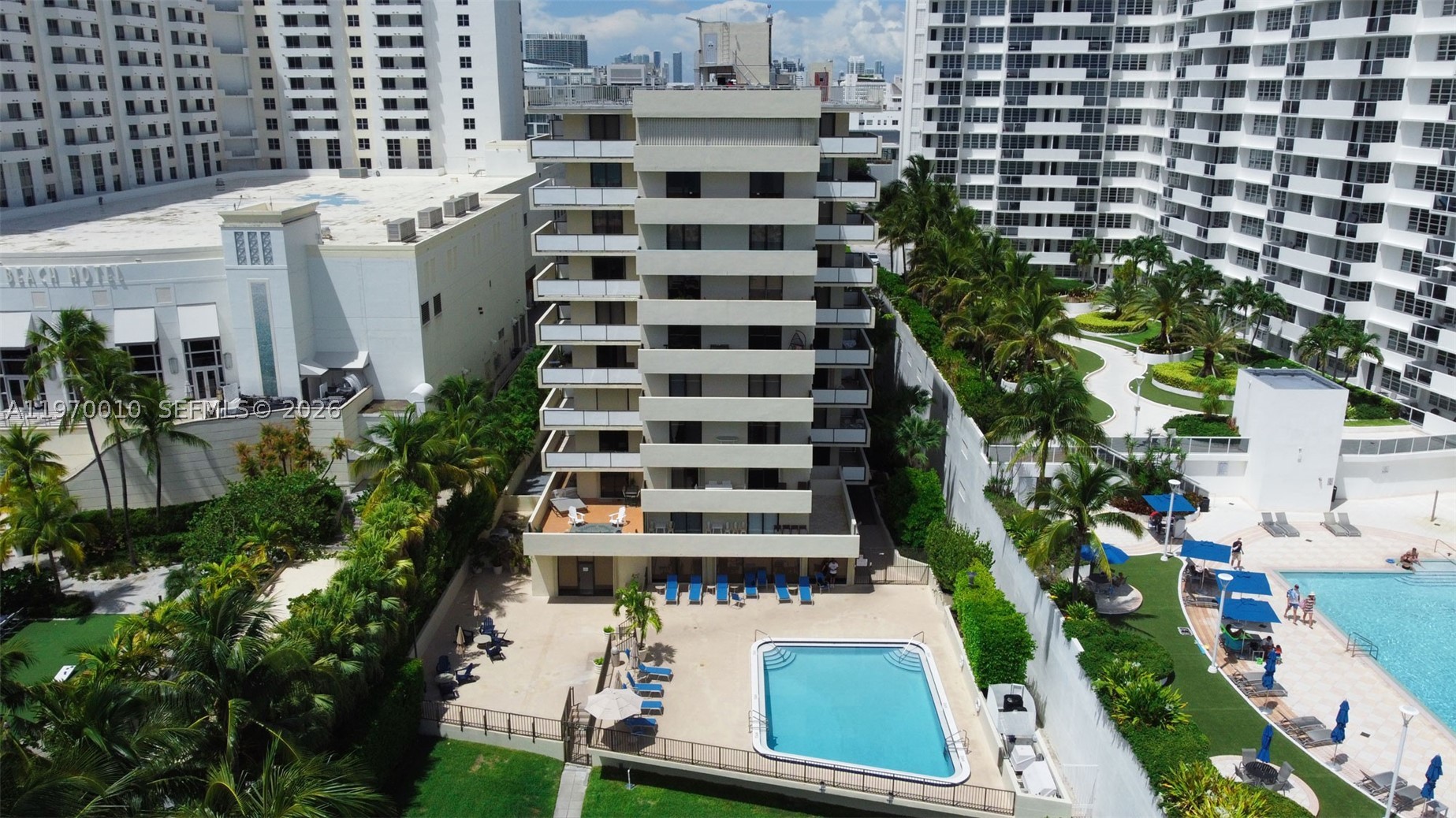 THE GEORGIAN PH-1010 - Residential