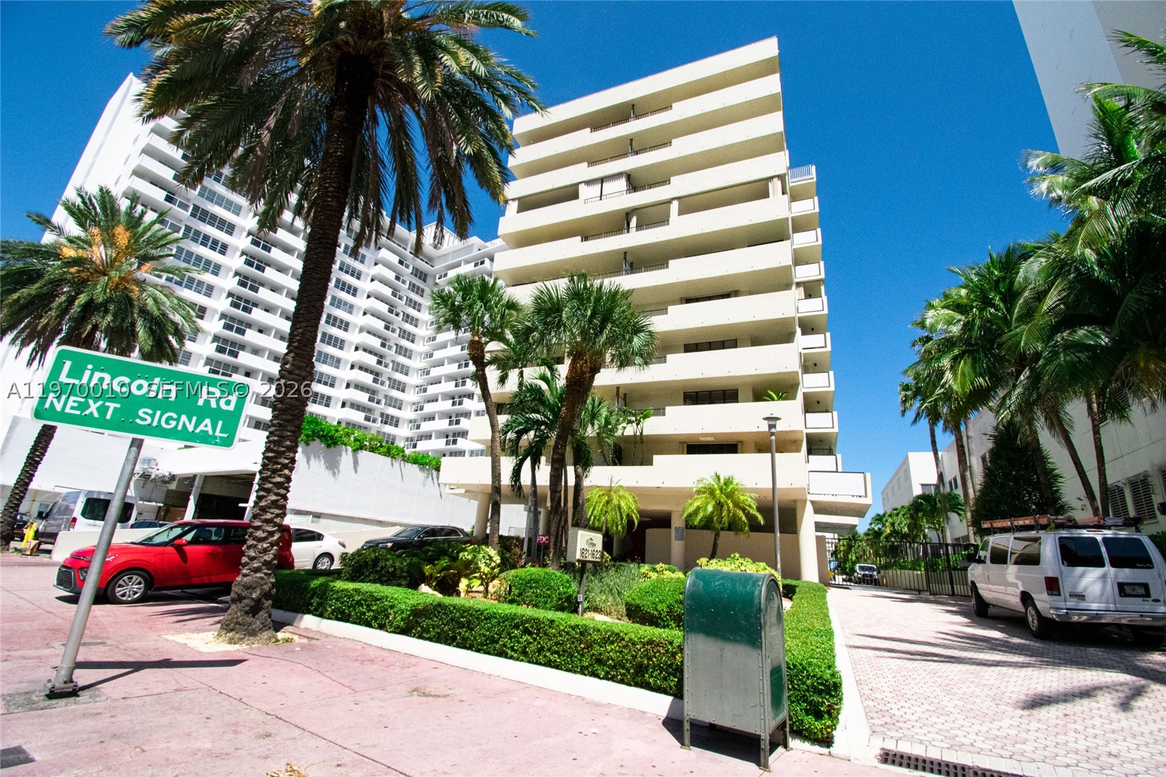 THE GEORGIAN PH-1010 - Residential