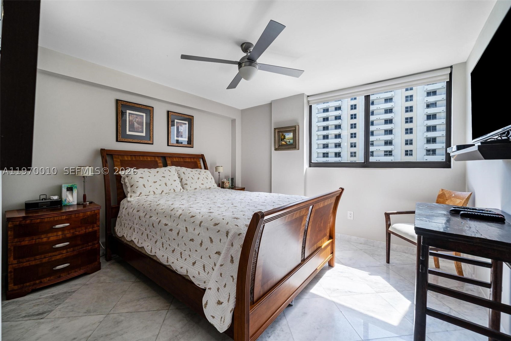 THE GEORGIAN PH-1010 - Residential