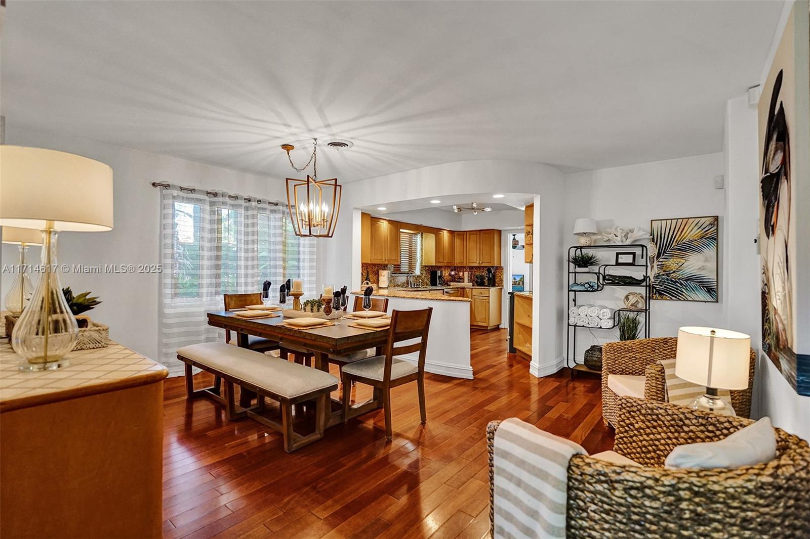 HOLLYWOOD LAKES SECTION - Residential