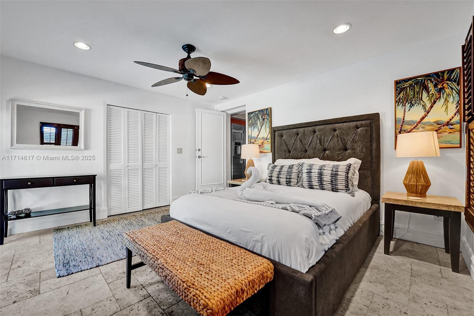 HOLLYWOOD LAKES SECTION - Residential