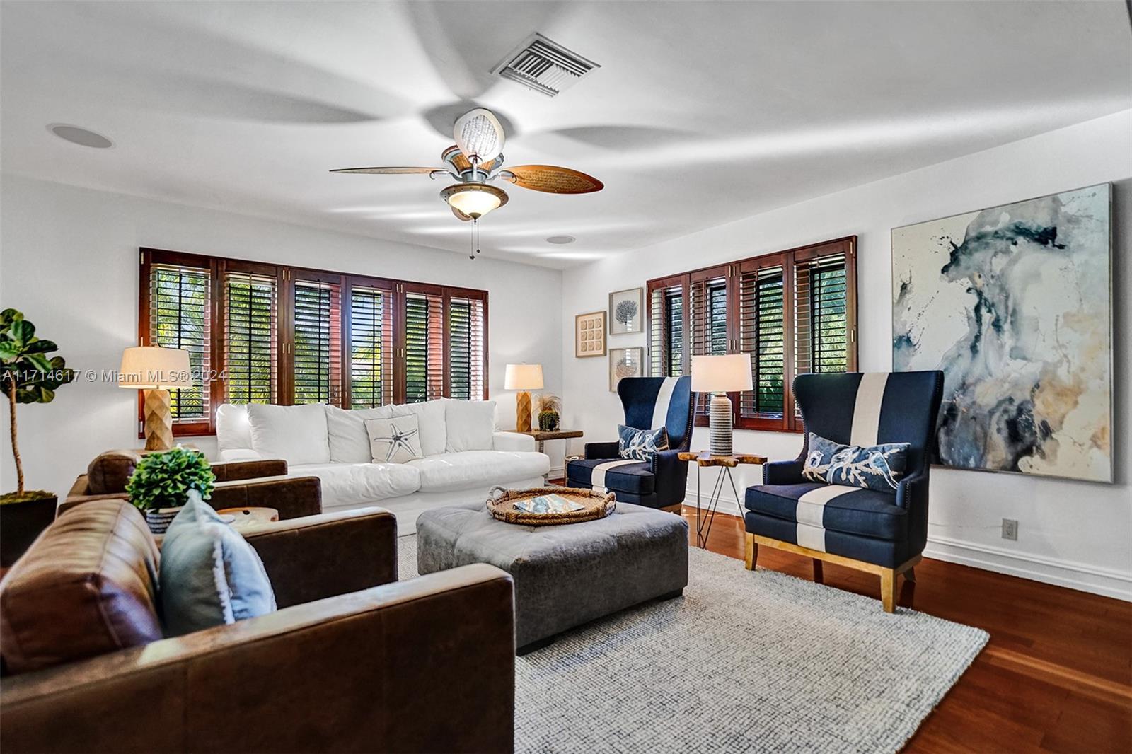 HOLLYWOOD LAKES SECTION - Residential