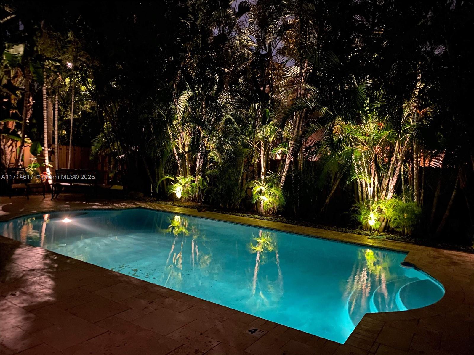 HOLLYWOOD LAKES SECTION - Residential