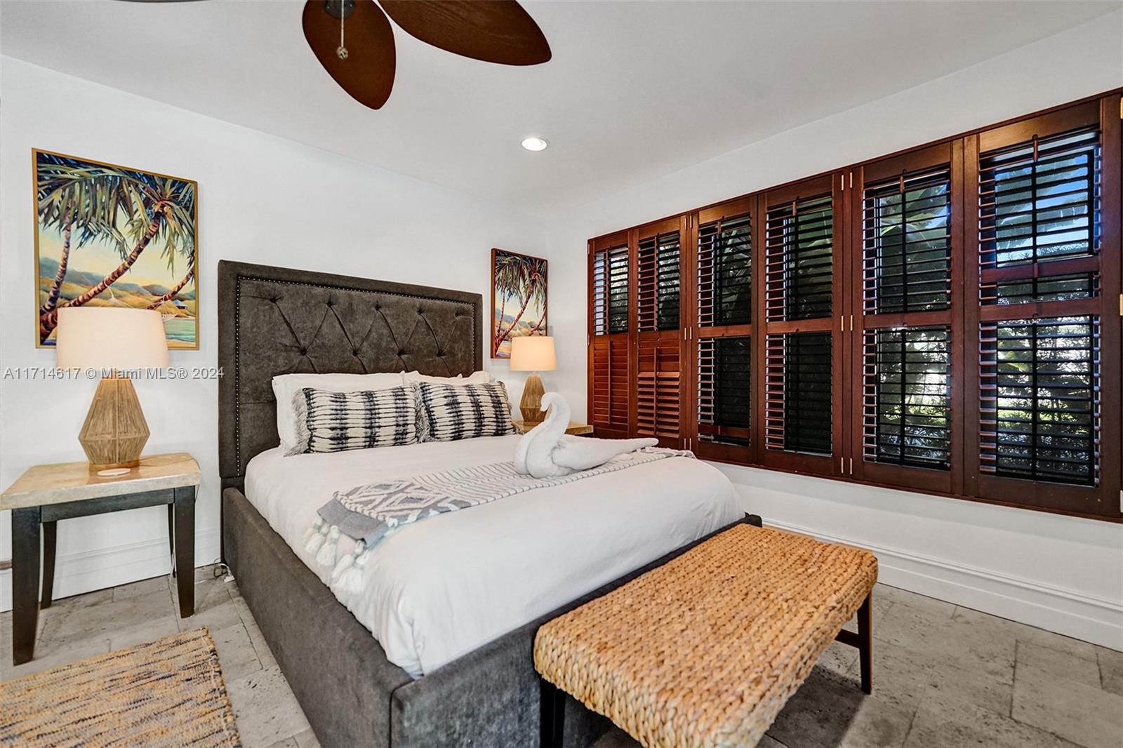 HOLLYWOOD LAKES SECTION - Residential