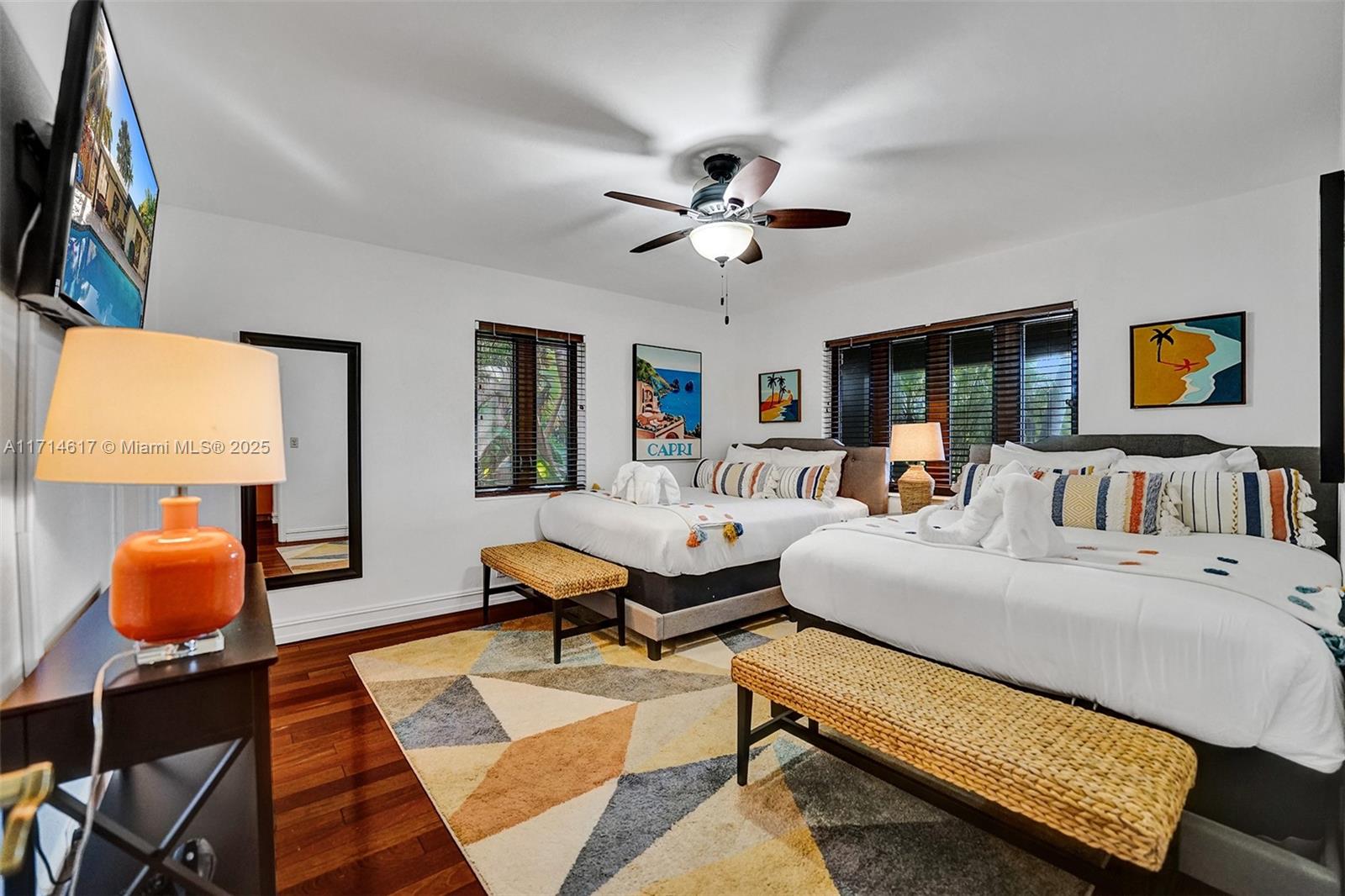 HOLLYWOOD LAKES SECTION - Residential