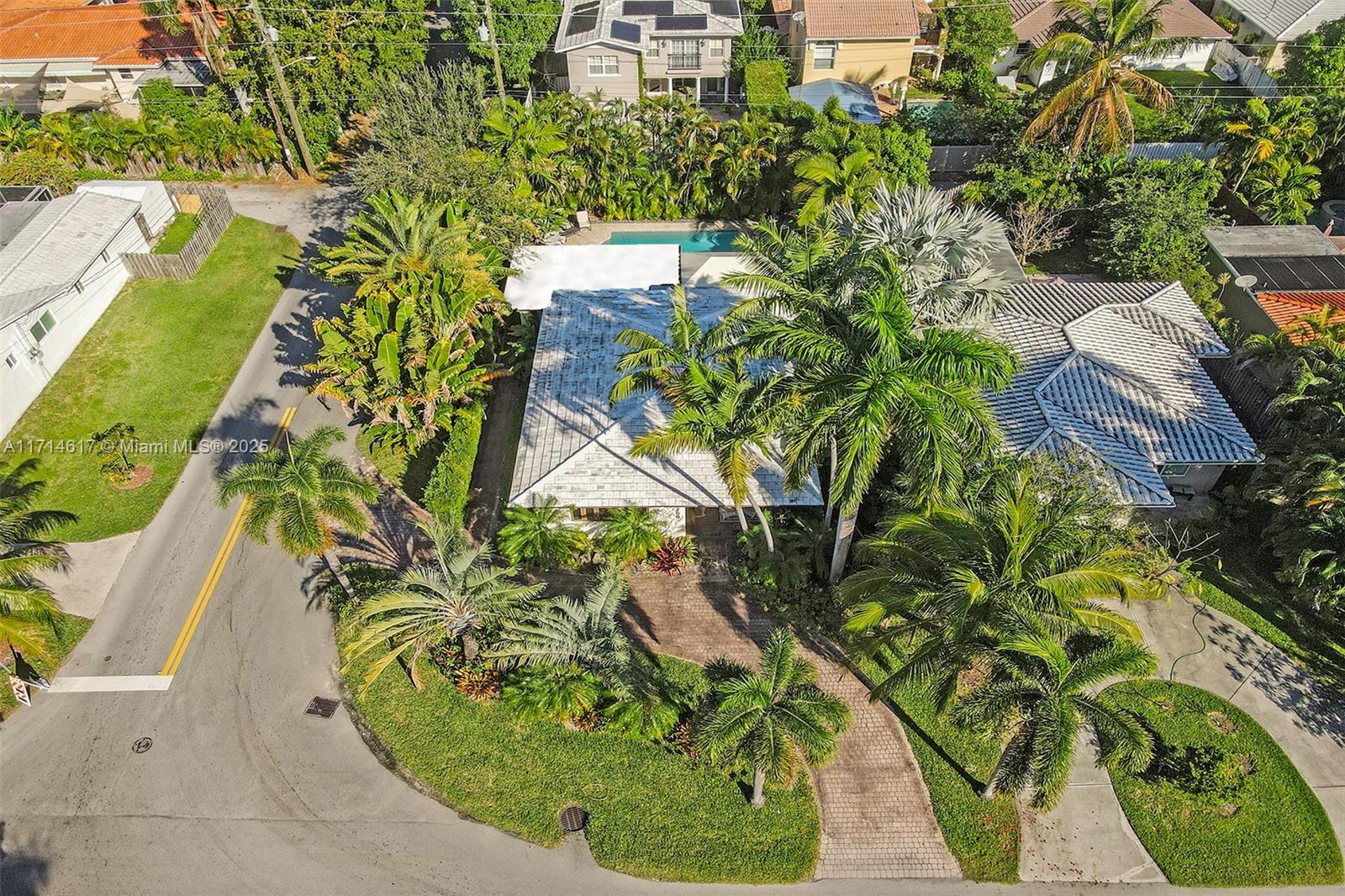 HOLLYWOOD LAKES SECTION - Residential