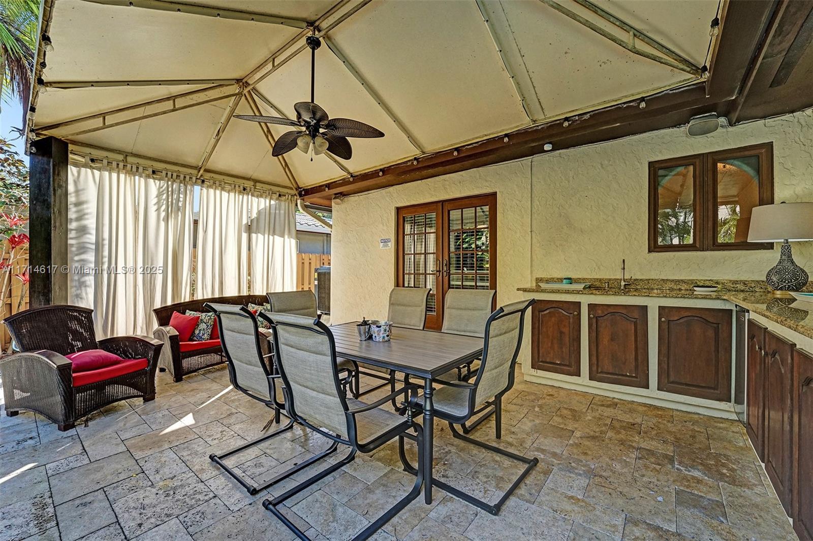 HOLLYWOOD LAKES SECTION - Residential