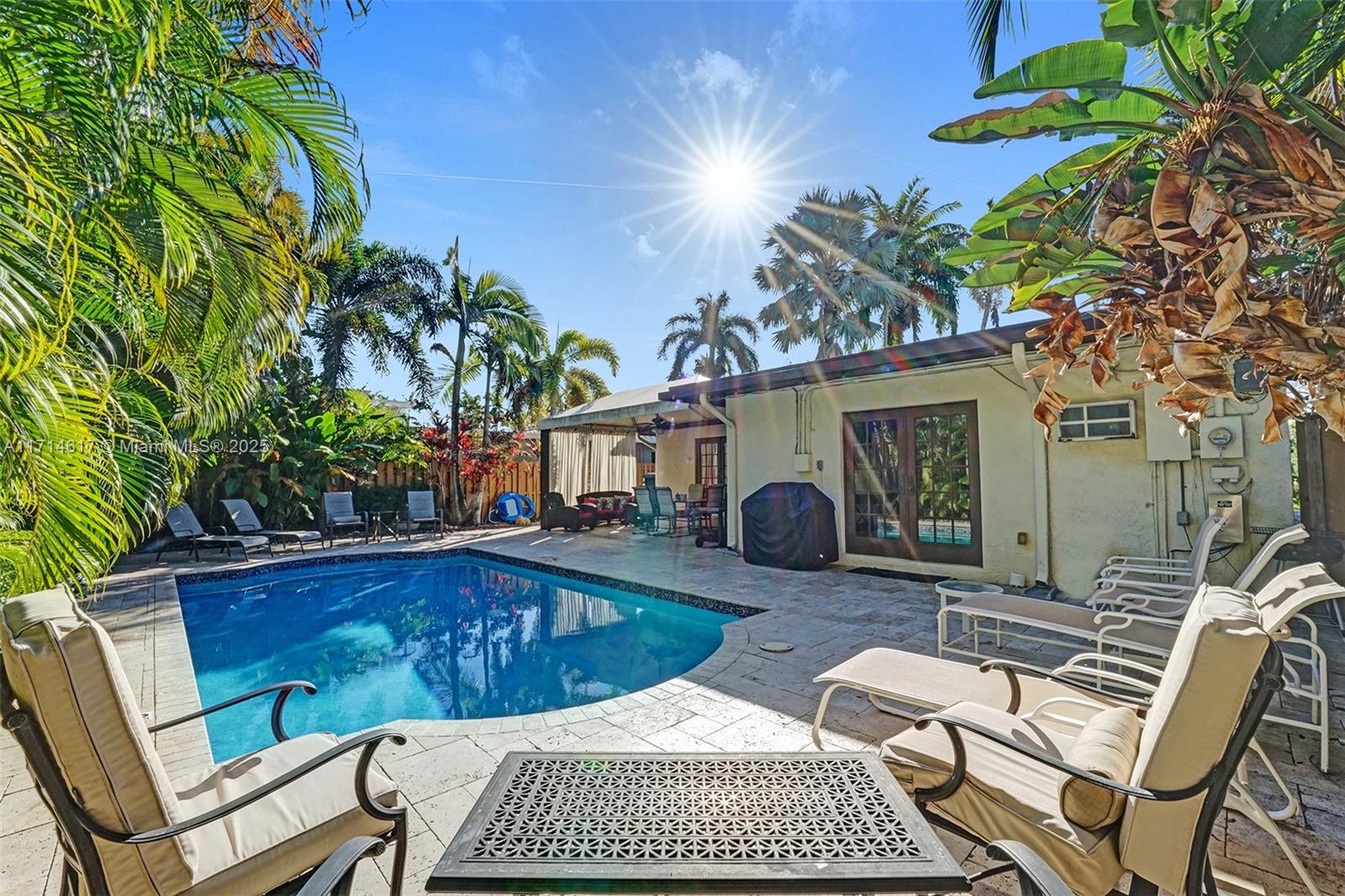 HOLLYWOOD LAKES SECTION - Residential