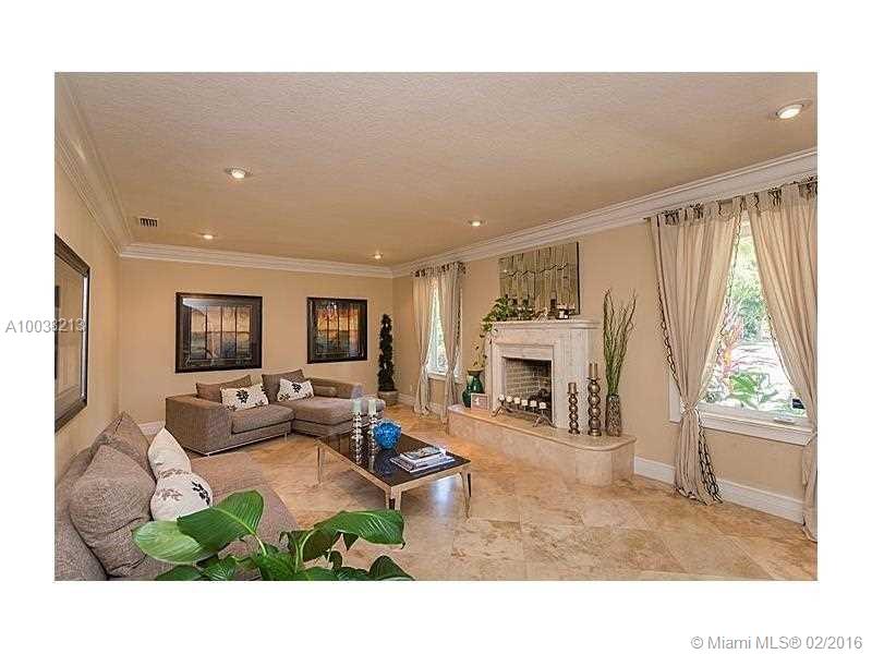 27 28 52 42 KEYSTONE ISLA - Residential