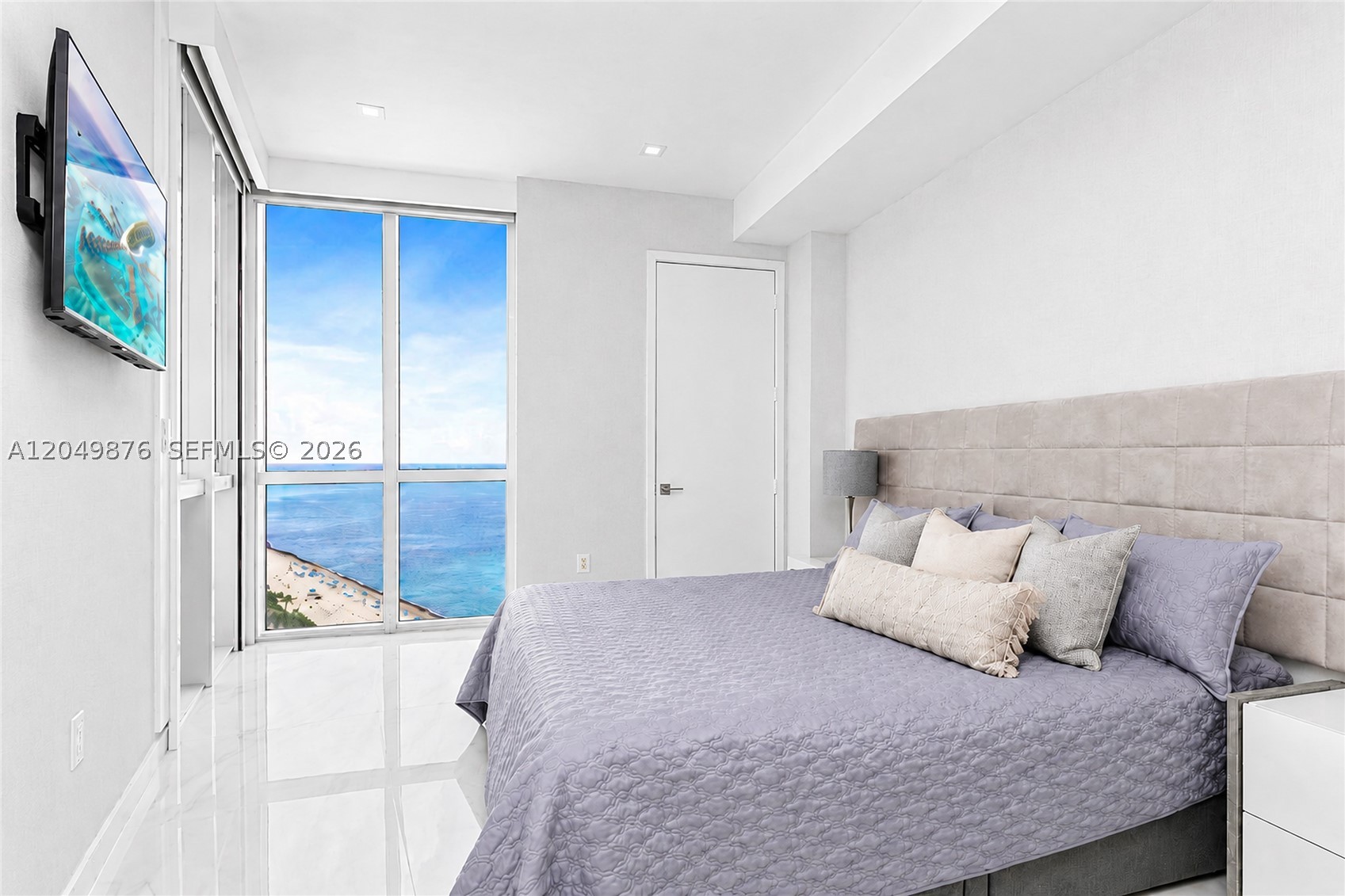 TRUMP ROYALE CONDO - Residential