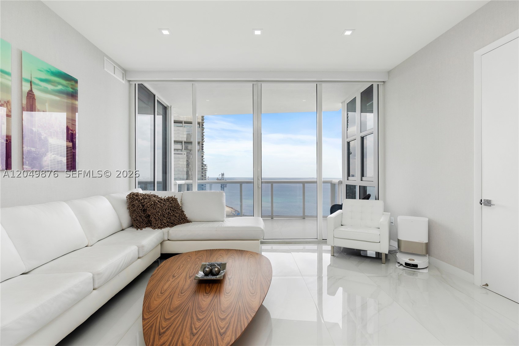 TRUMP ROYALE CONDO - Residential