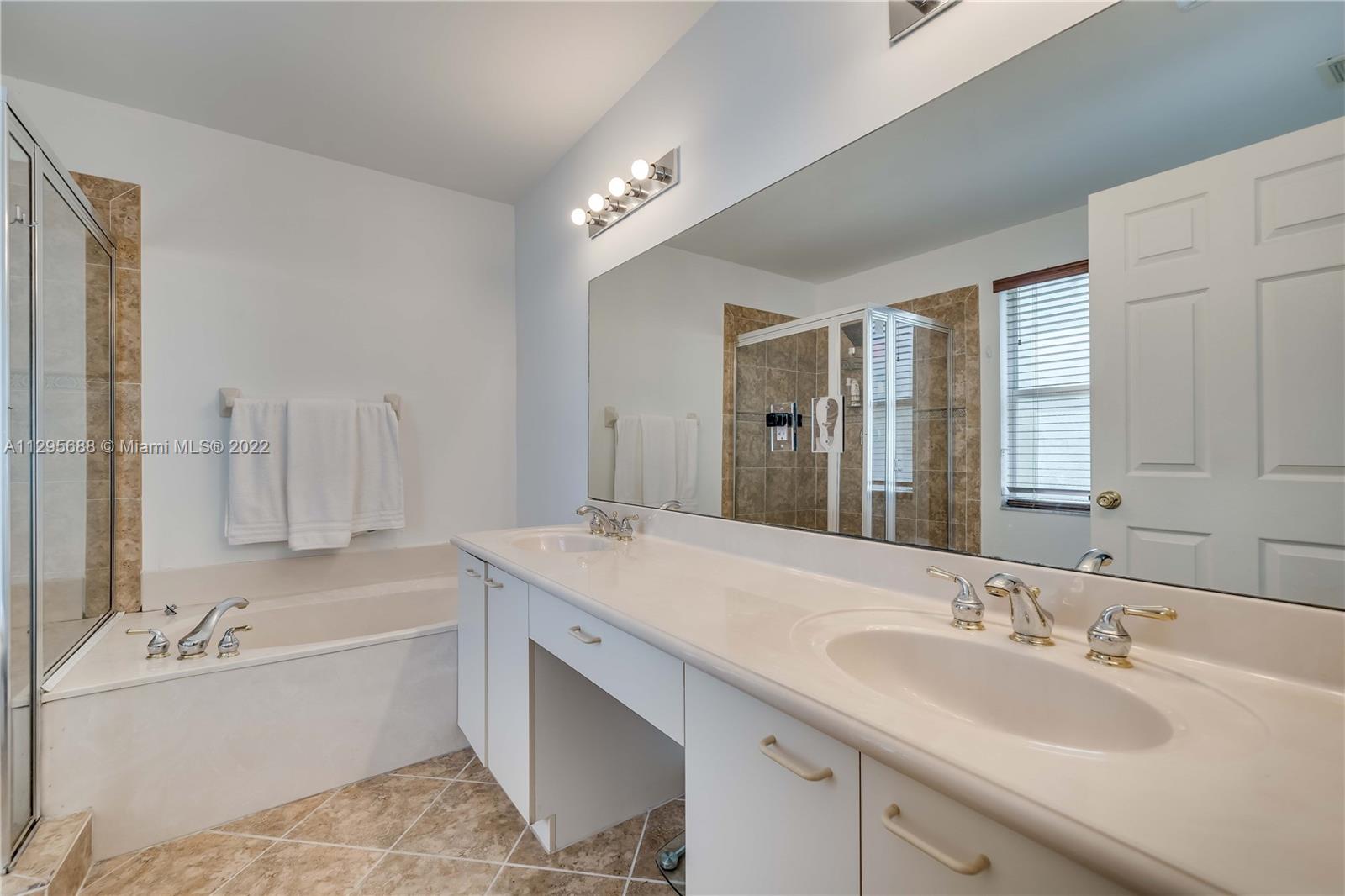 RIVIERA ISLES IV - Residential