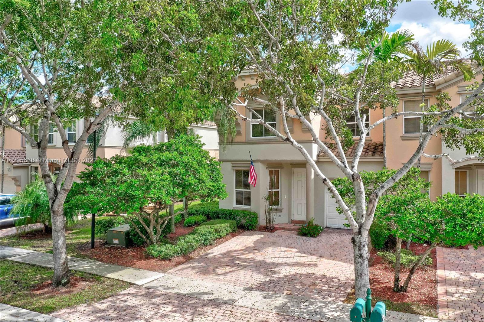 RIVIERA ISLES IV - Residential