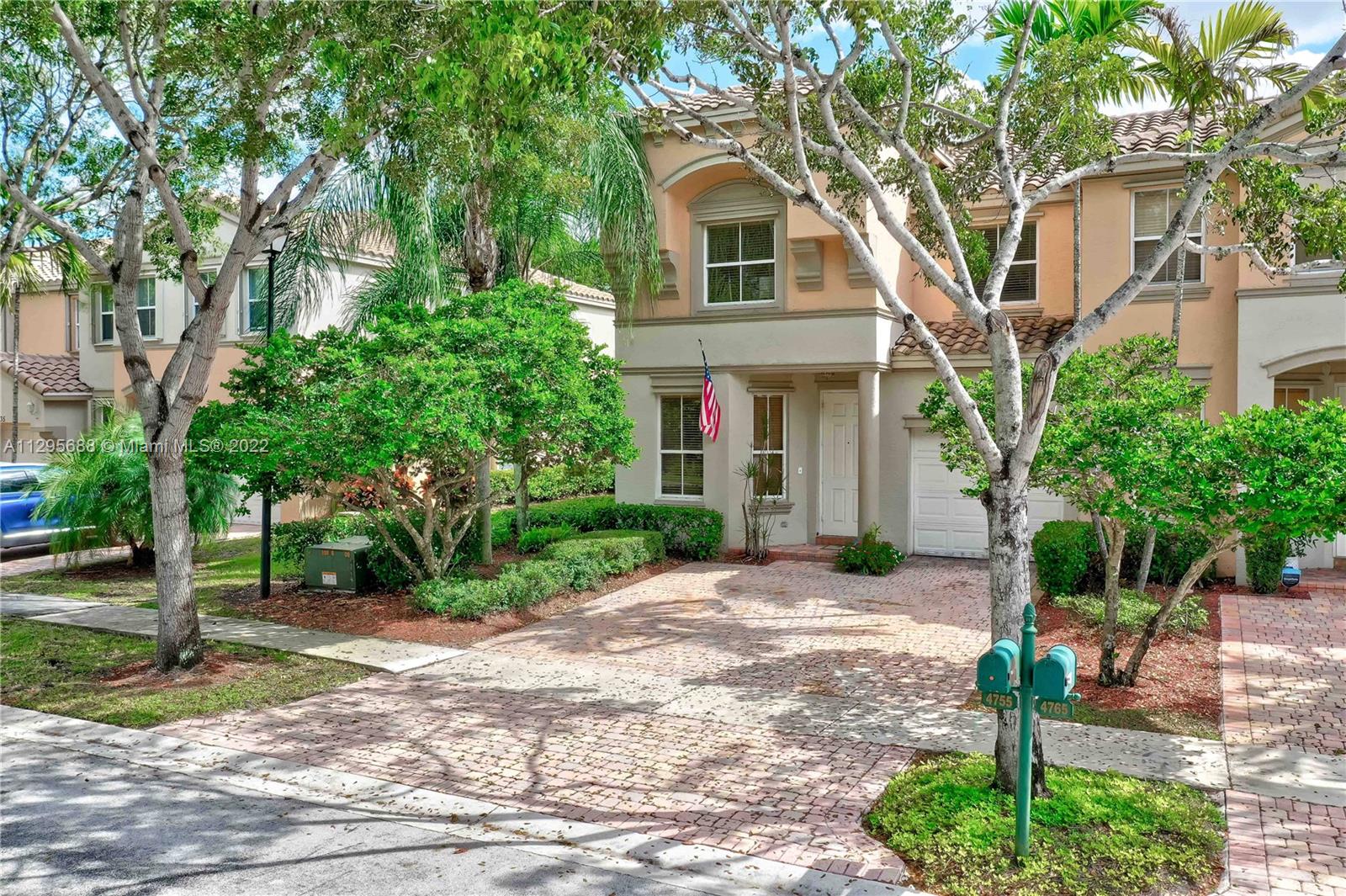 RIVIERA ISLES IV - Residential