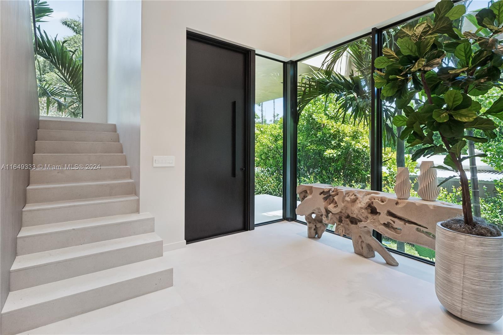 SAN MARINO ISLAND - Residential