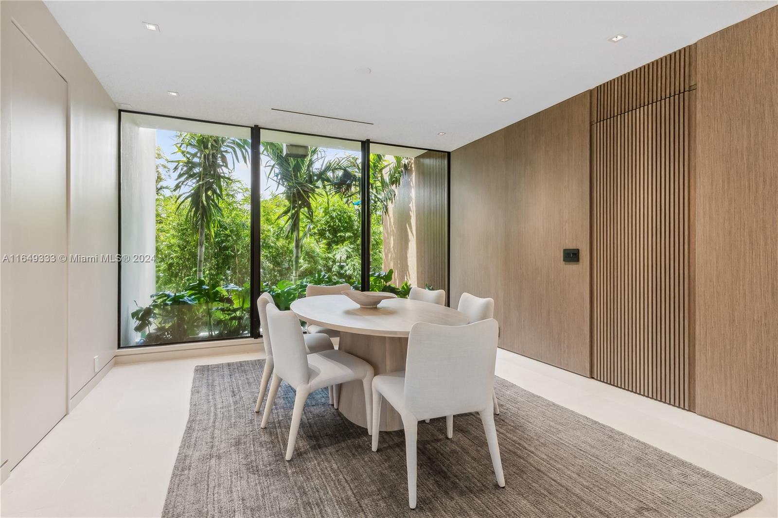 SAN MARINO ISLAND - Residential