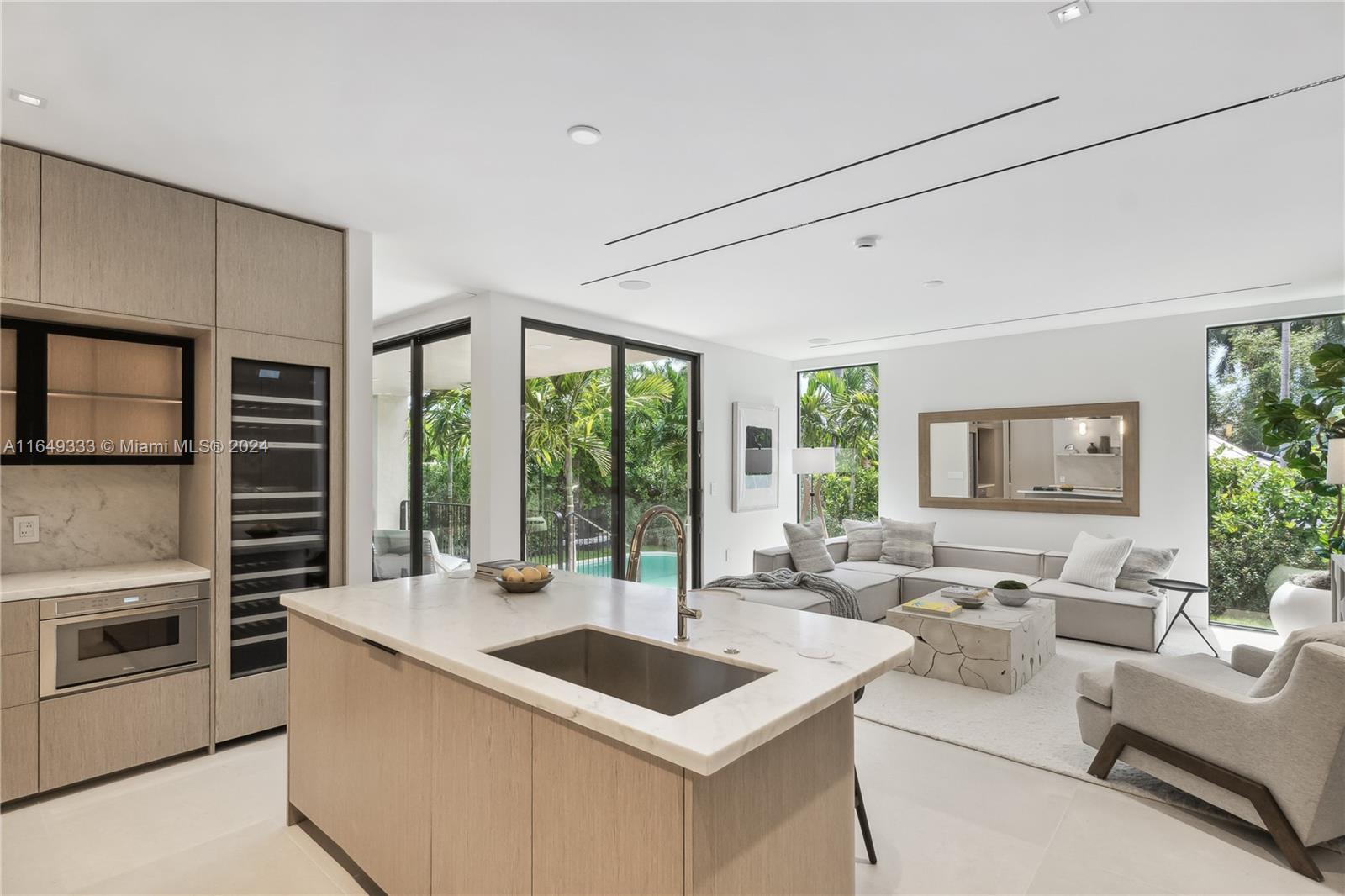 SAN MARINO ISLAND - Residential