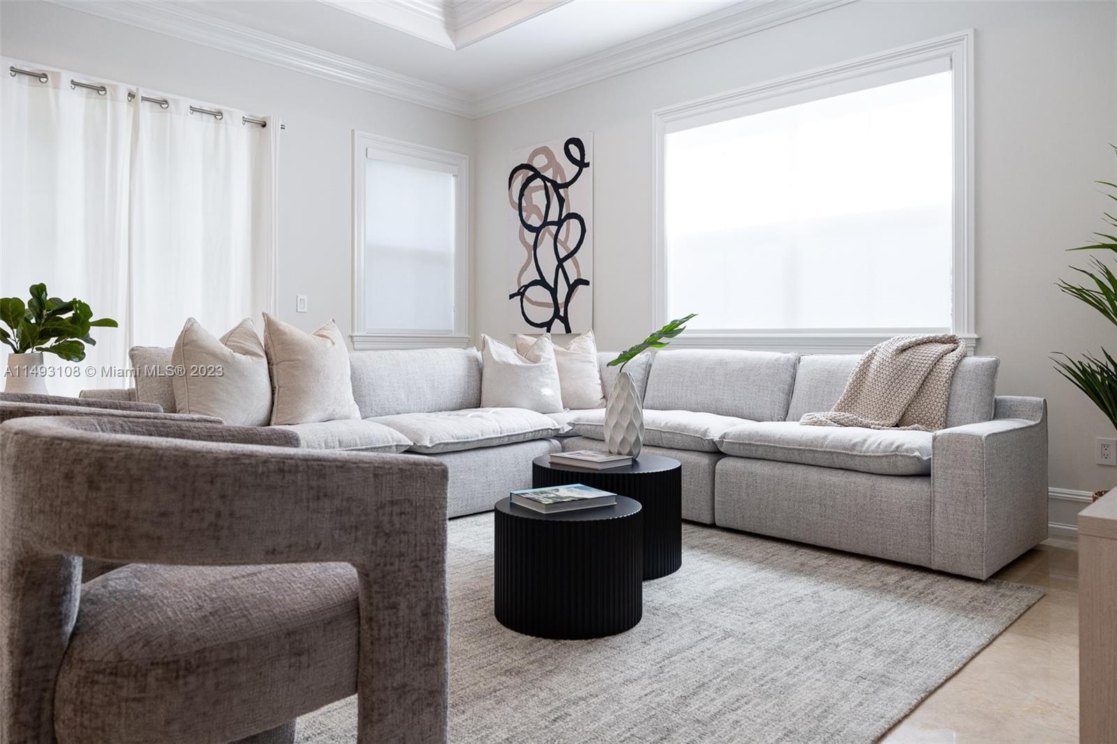 UNIVERSITY PLACE - Residential