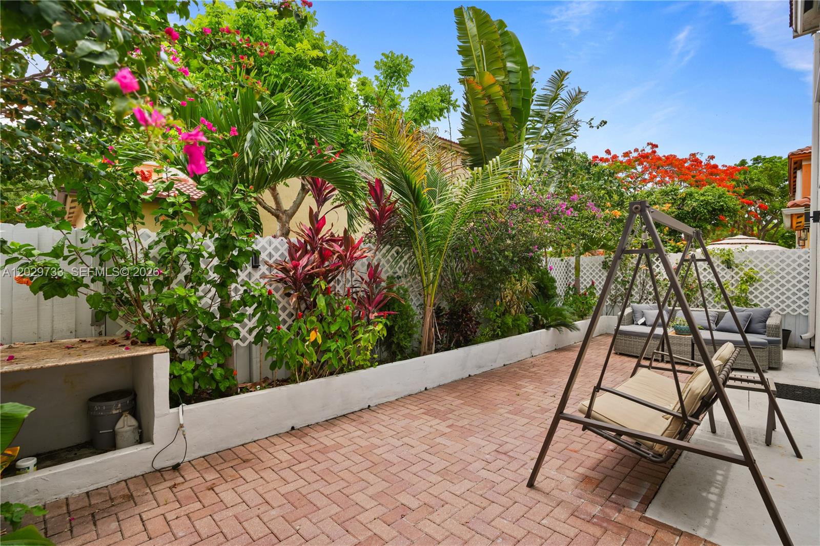 ISLANDS AT DORAL TOWNHOME - Residential