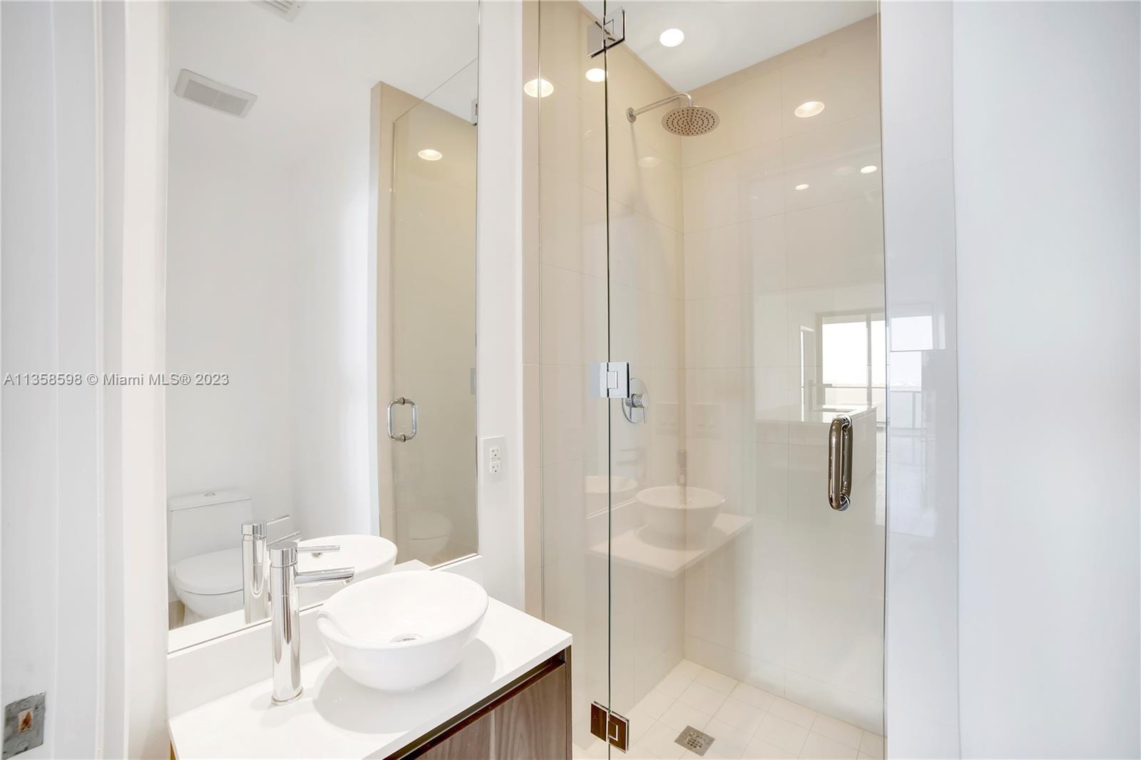 GRAN PARAISO CONDO - Residential Lease
