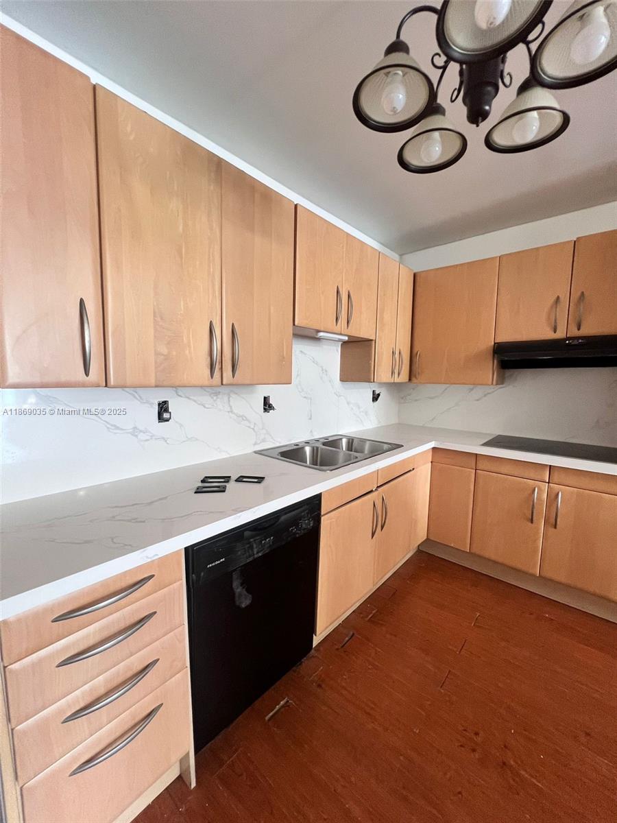 OCEANVIEW BUILDING B COND - Residential