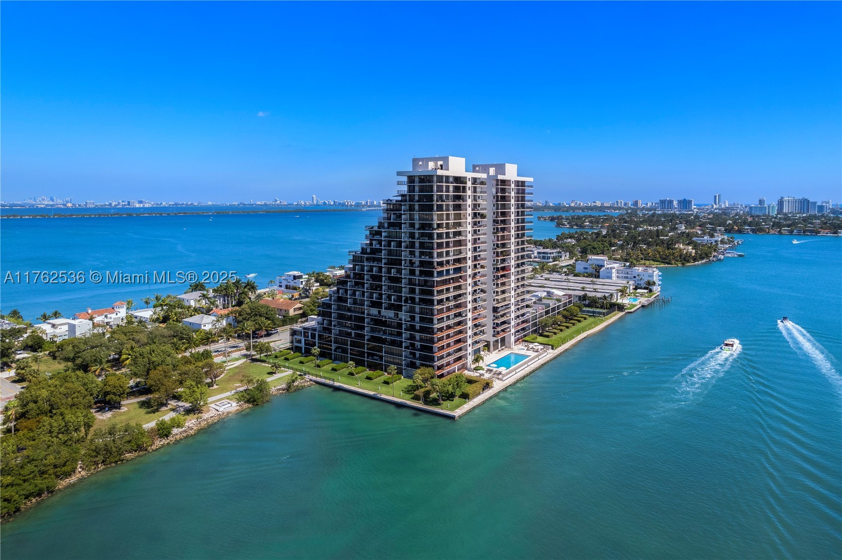 ONE THOUSAND VENETIAN WAY - Residential