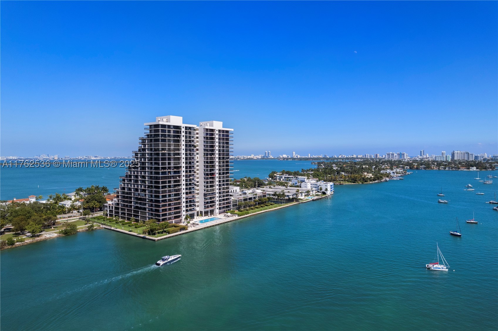 ONE THOUSAND VENETIAN WAY - Residential