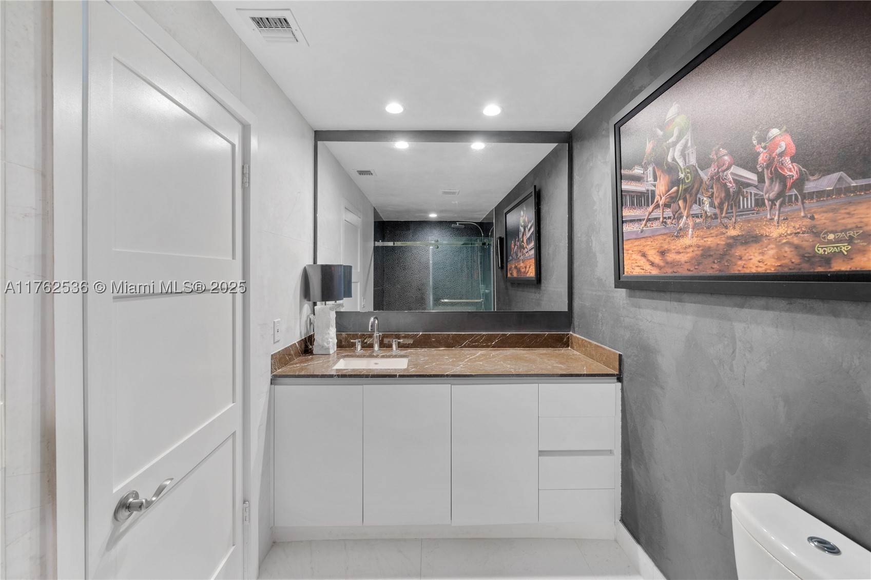 ONE THOUSAND VENETIAN WAY - Residential