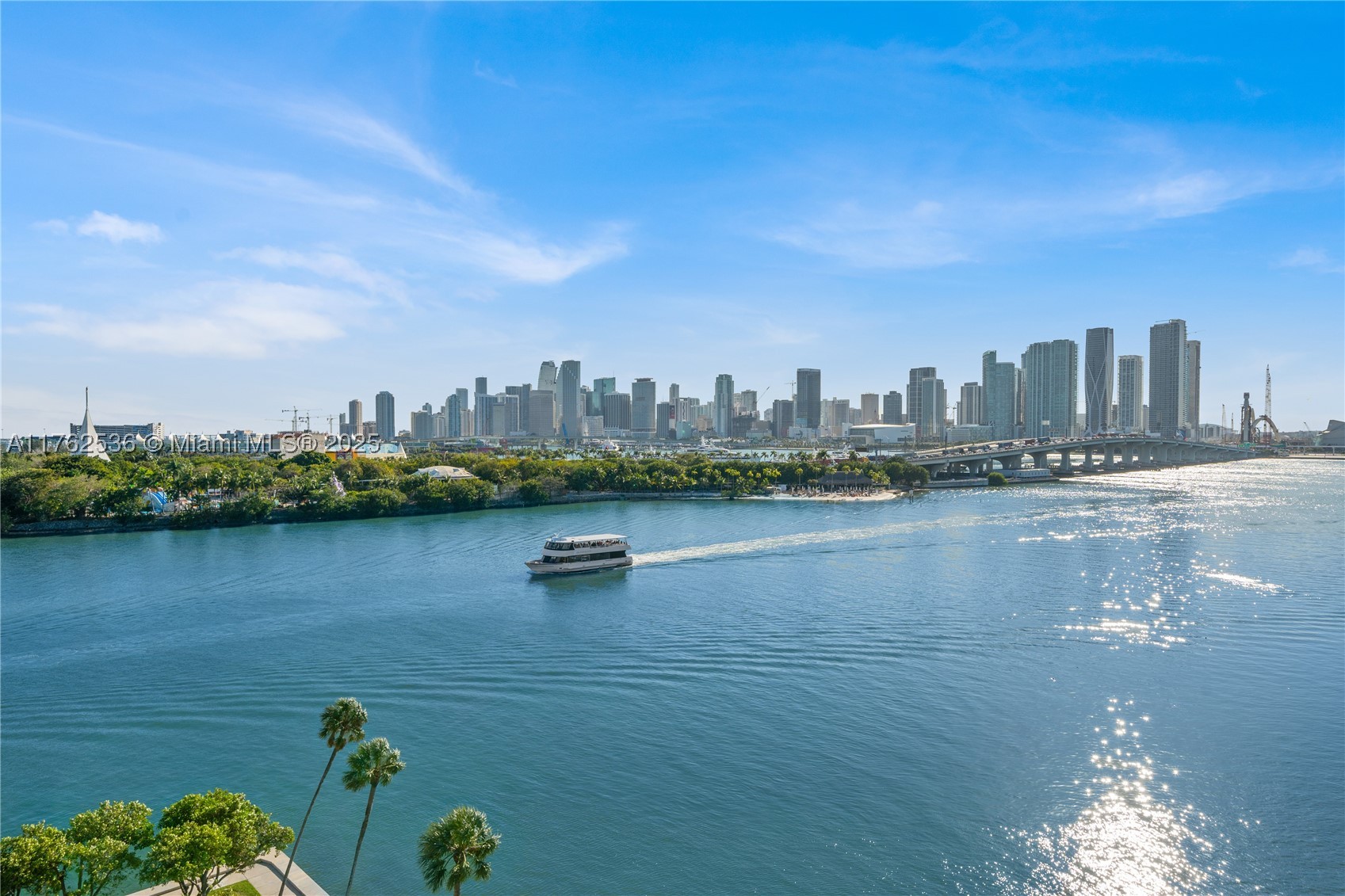 ONE THOUSAND VENETIAN WAY - Residential