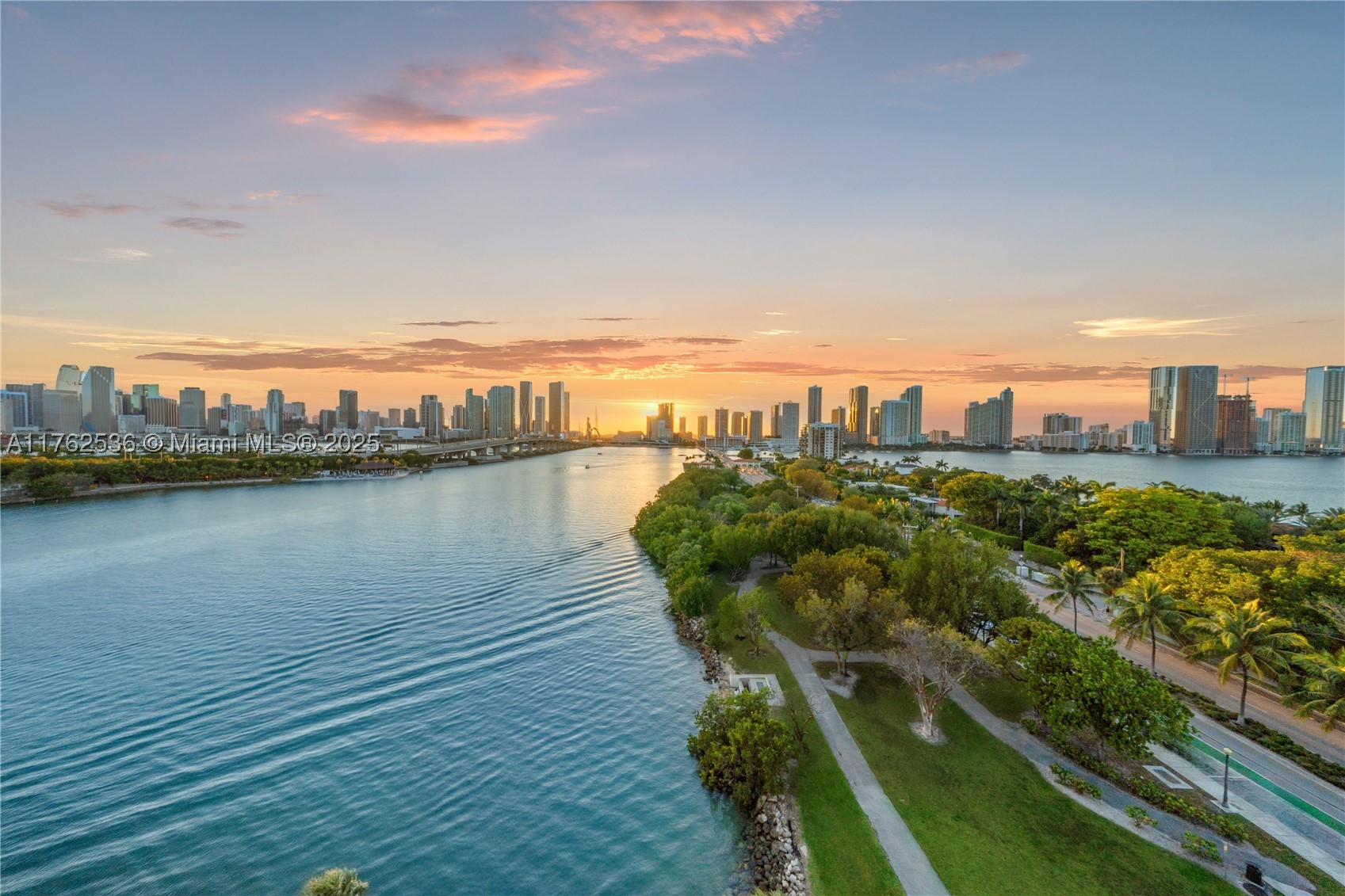 ONE THOUSAND VENETIAN WAY - Residential