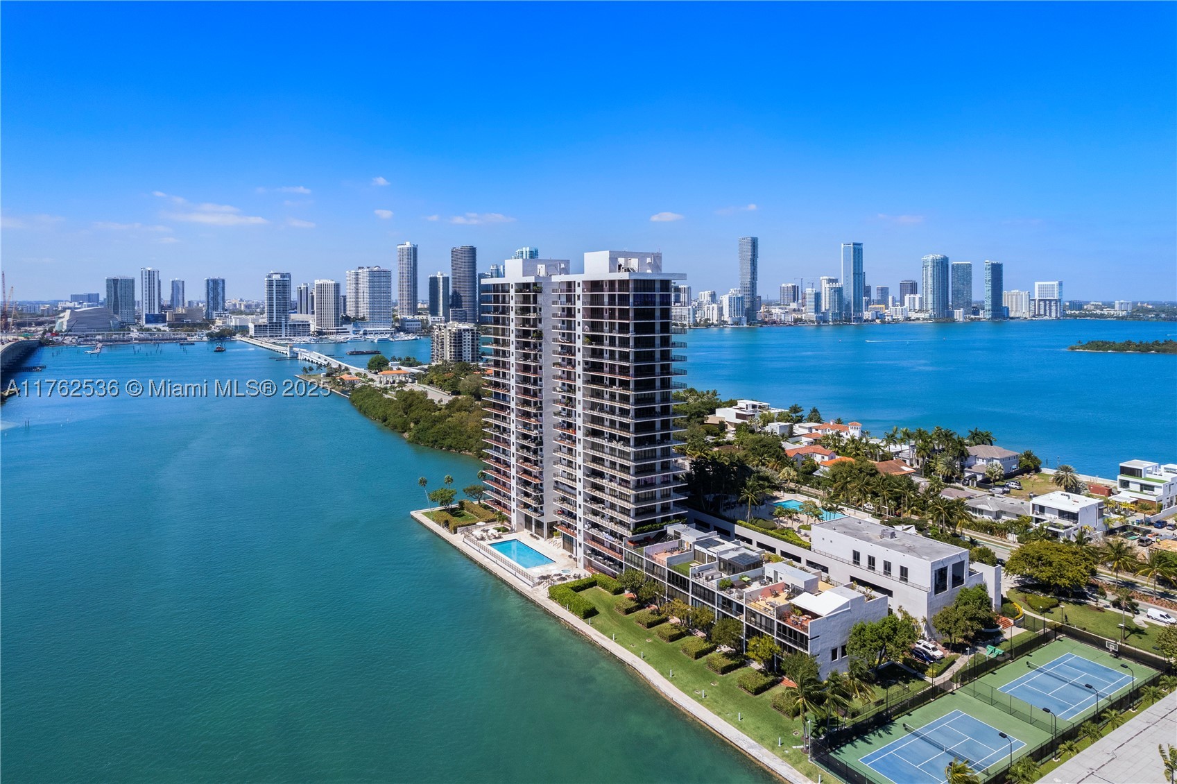 ONE THOUSAND VENETIAN WAY - Residential