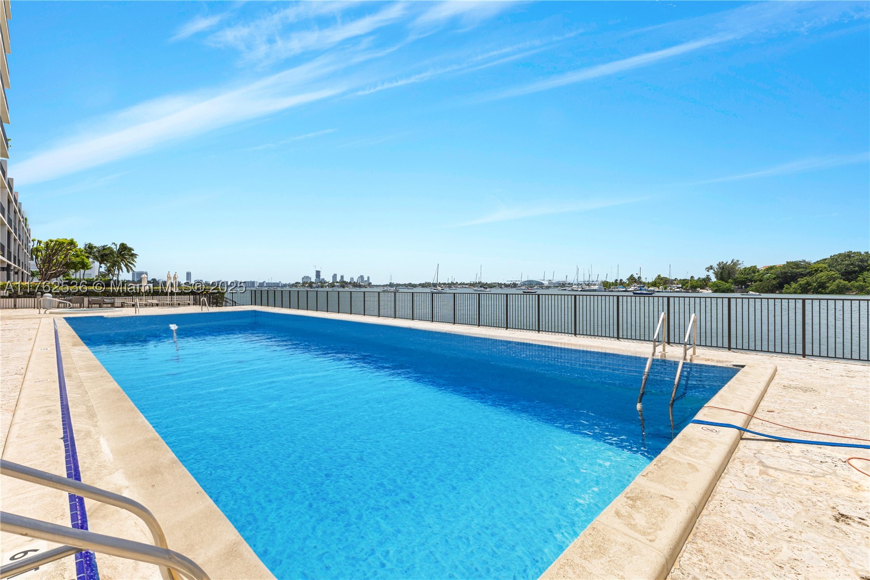 ONE THOUSAND VENETIAN WAY - Residential