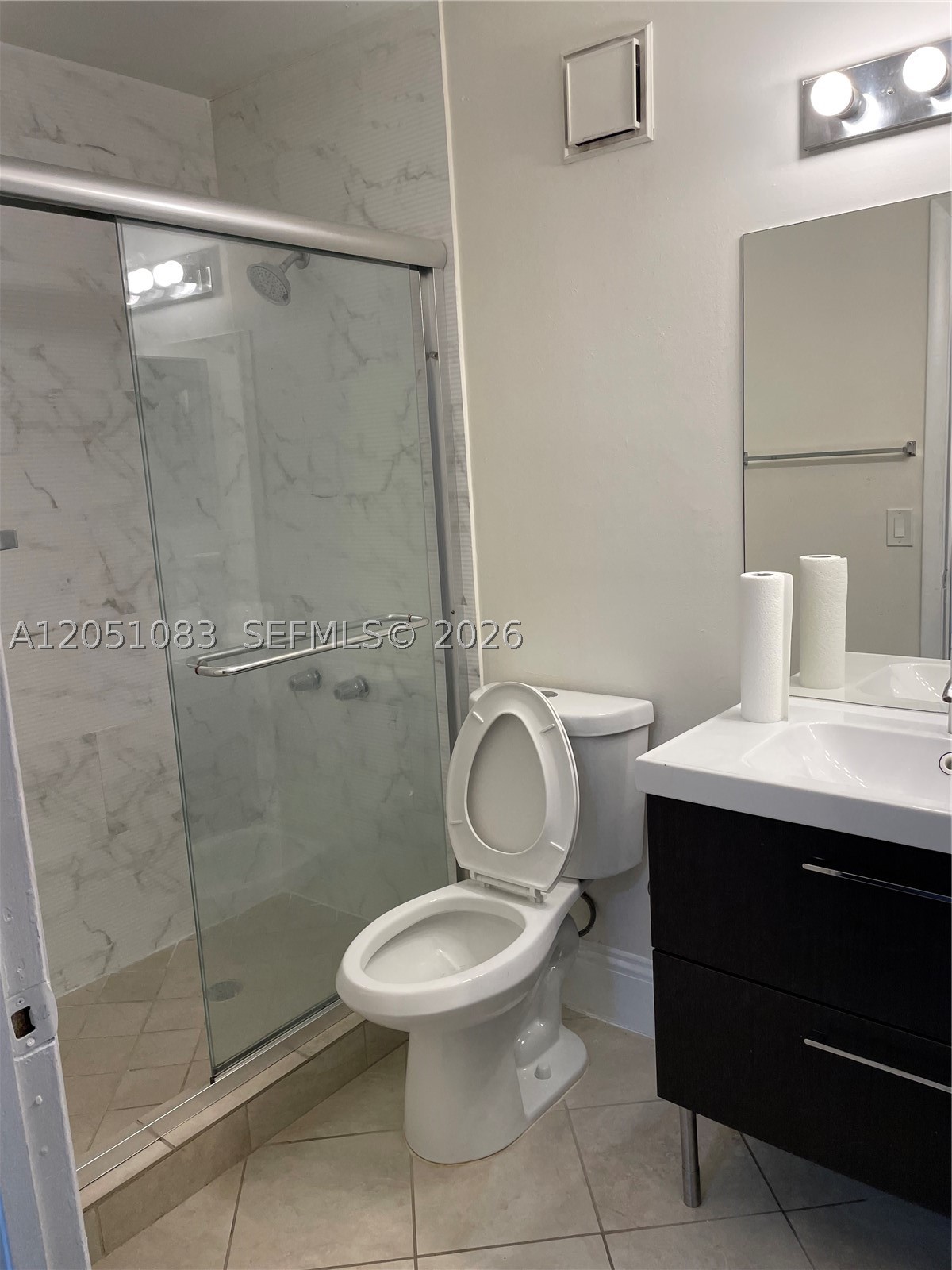 PALMS OF PEMBROKE CONDO - Residential Lease